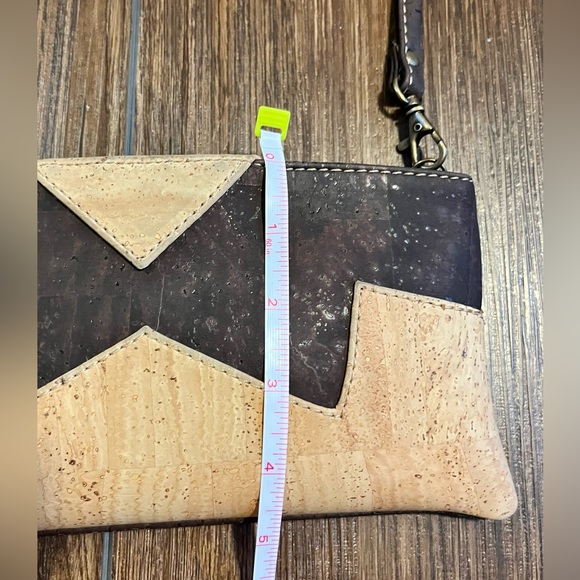 Cork crossbody. Brown & tan. - Picture 7 of 11